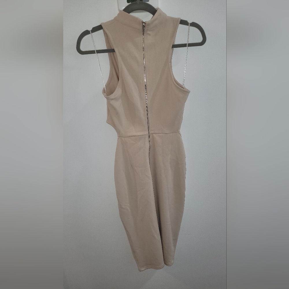 CUT-OUT DRESS - Picture 2 of 3